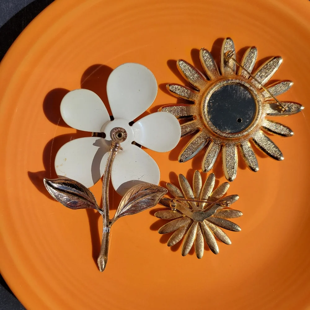 Trio of Vintage Flower Brooches ~ MCM ~ Sarah Coventry ~ Avon ~ Pretty! Mod!